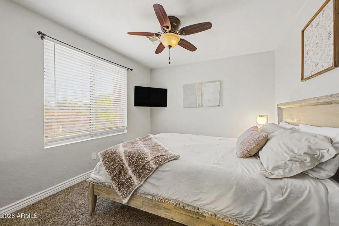 Real Estate Picture 24