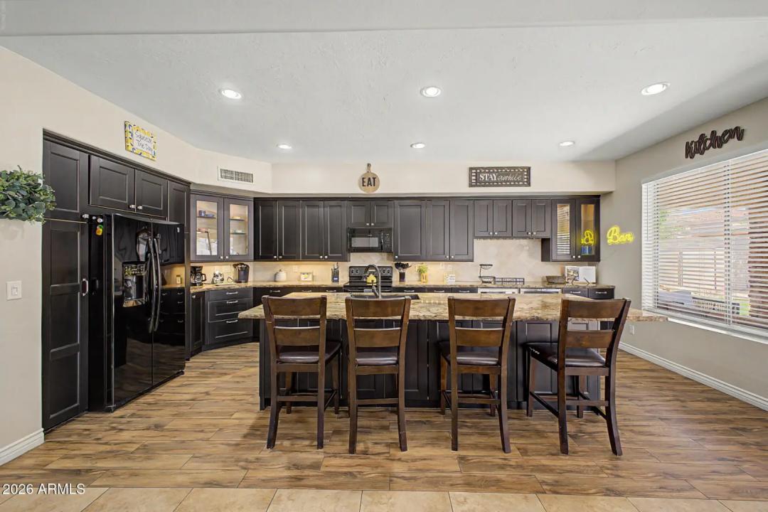 Real Estate Picture 6