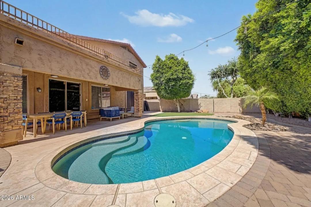 Real Estate Picture 2