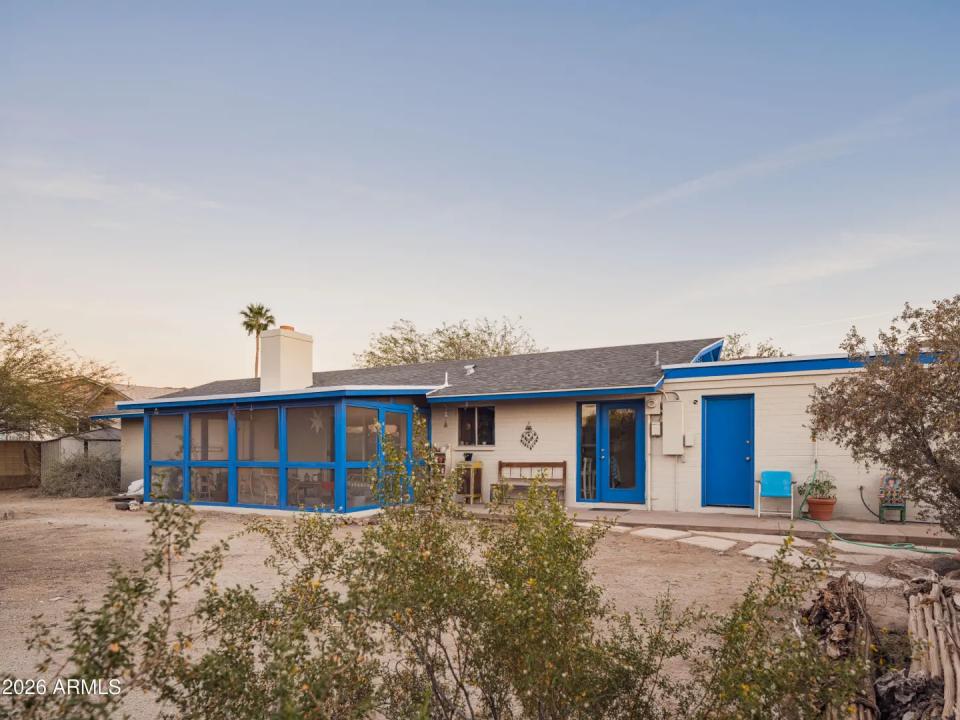 Real Estate Picture 3