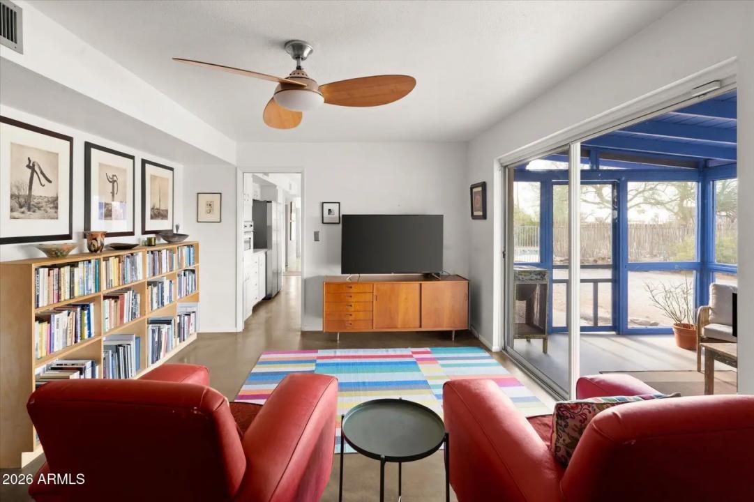 Real Estate Picture 11