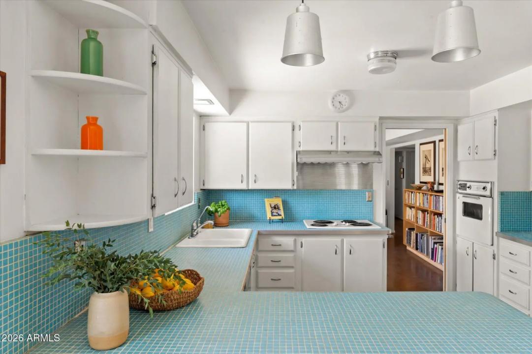 Real Estate Picture 12