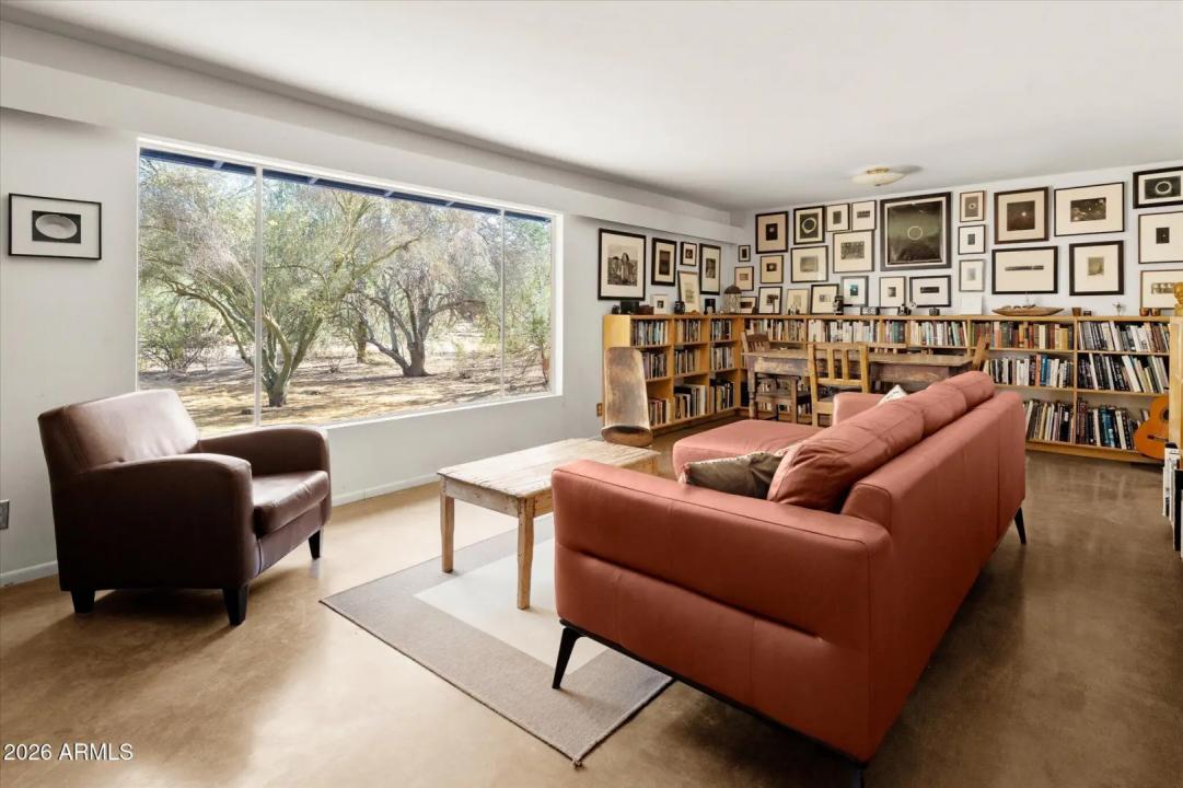 Real Estate Picture 5