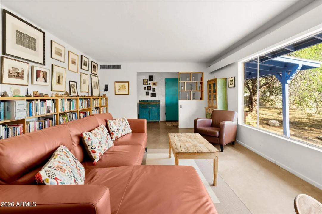 Real Estate Picture 6