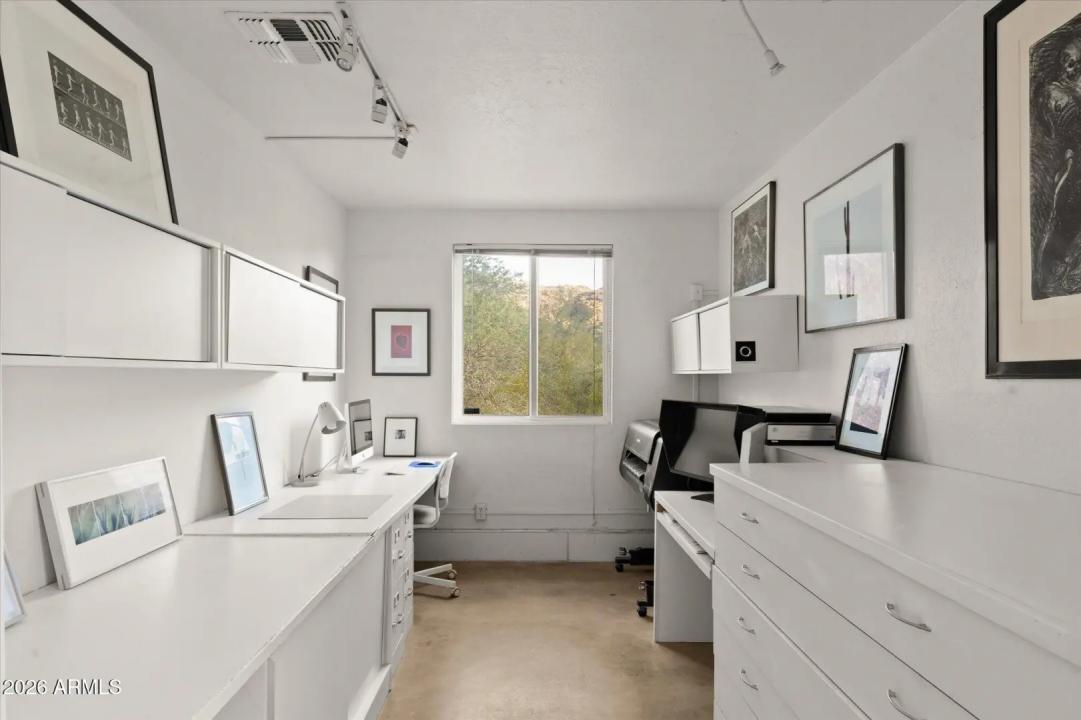 Real Estate Picture 24