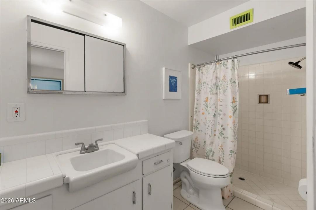 Real Estate Picture 19