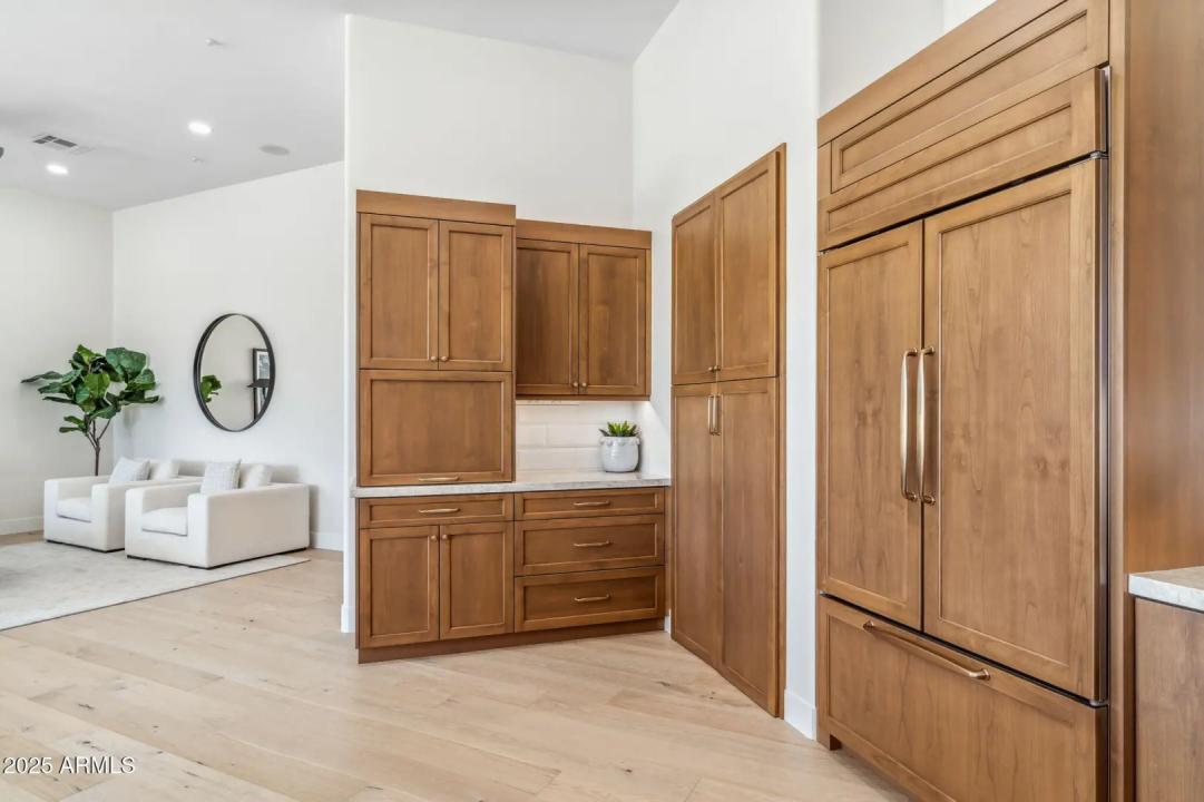 Real Estate Picture 23