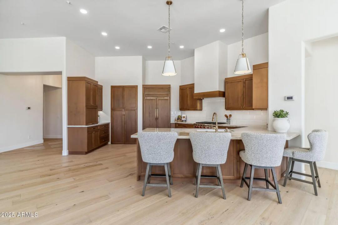 Real Estate Picture 24