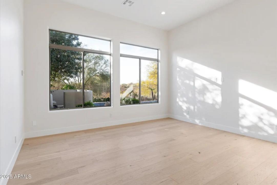 Real Estate Picture 37