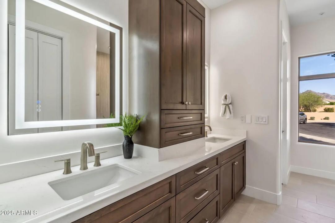 Real Estate Picture 50