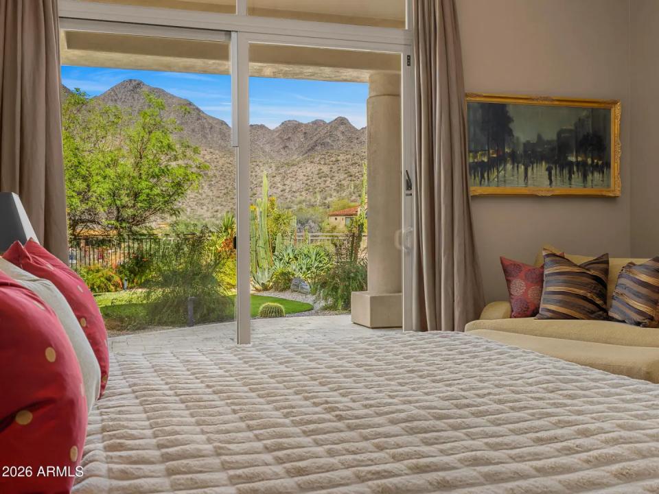 Real Estate Picture 3