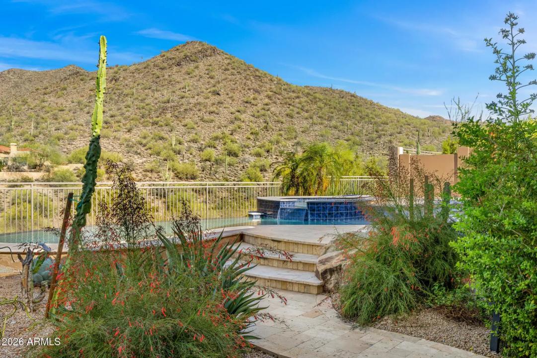 Real Estate Picture 4