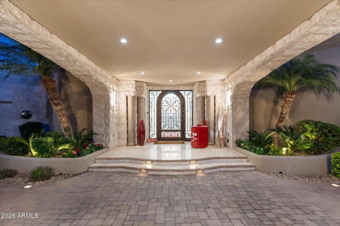 Real Estate Picture 6