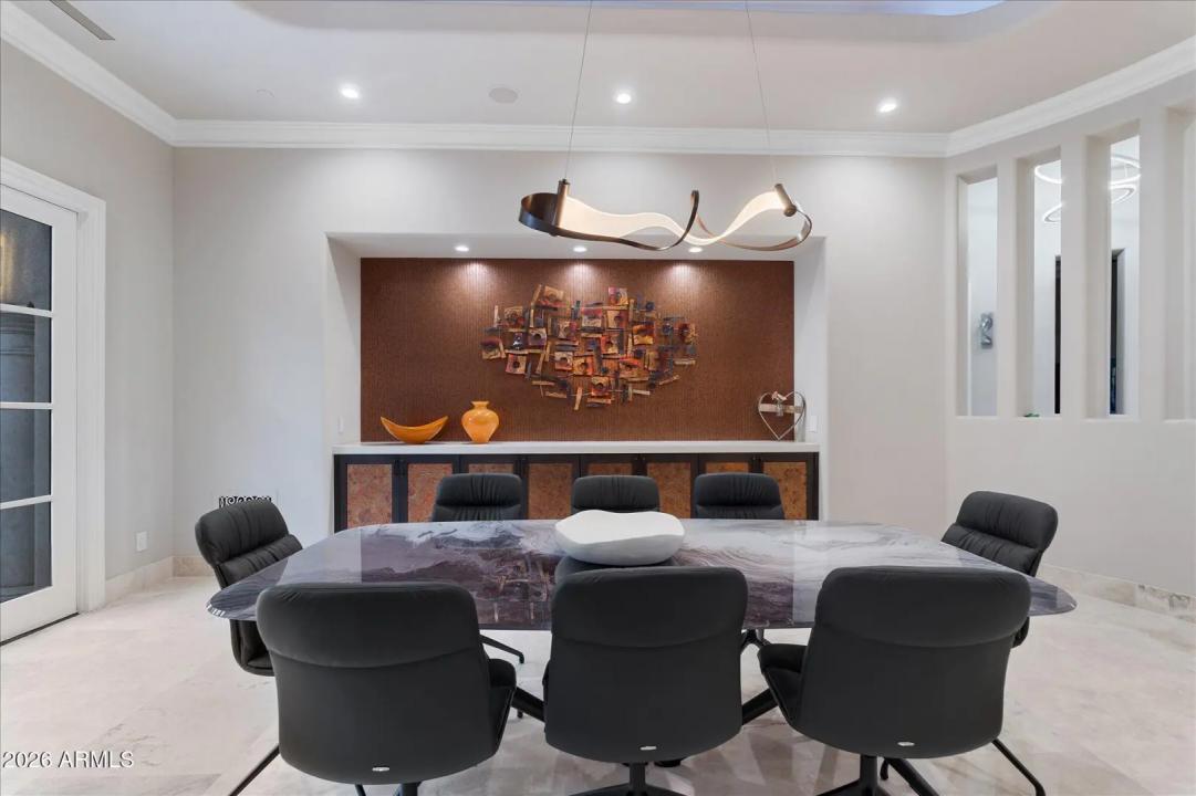 Real Estate Picture 12