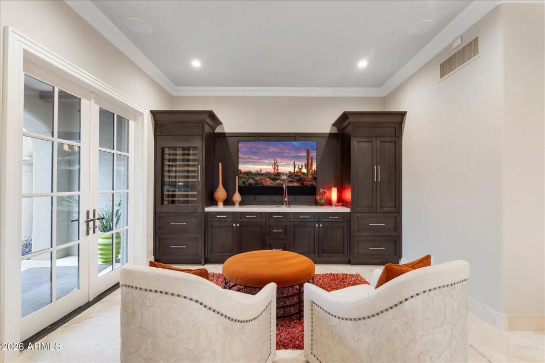 Real Estate Picture 16