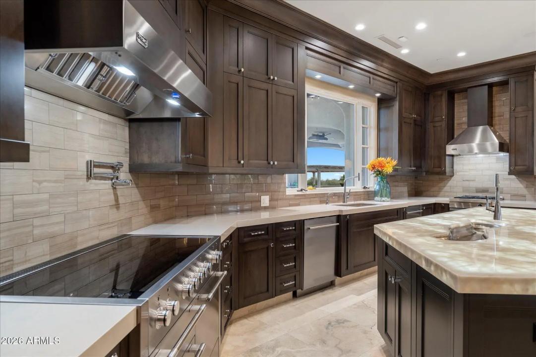 Real Estate Picture 21