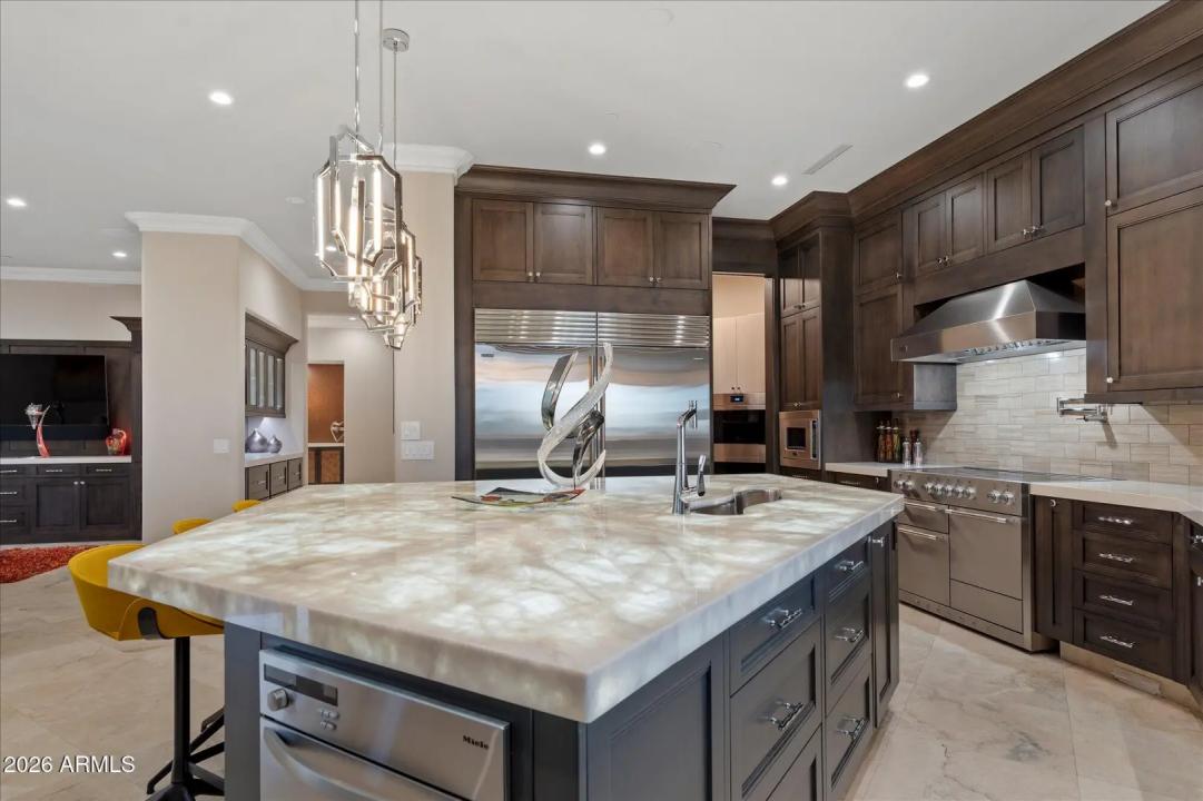 Real Estate Picture 22