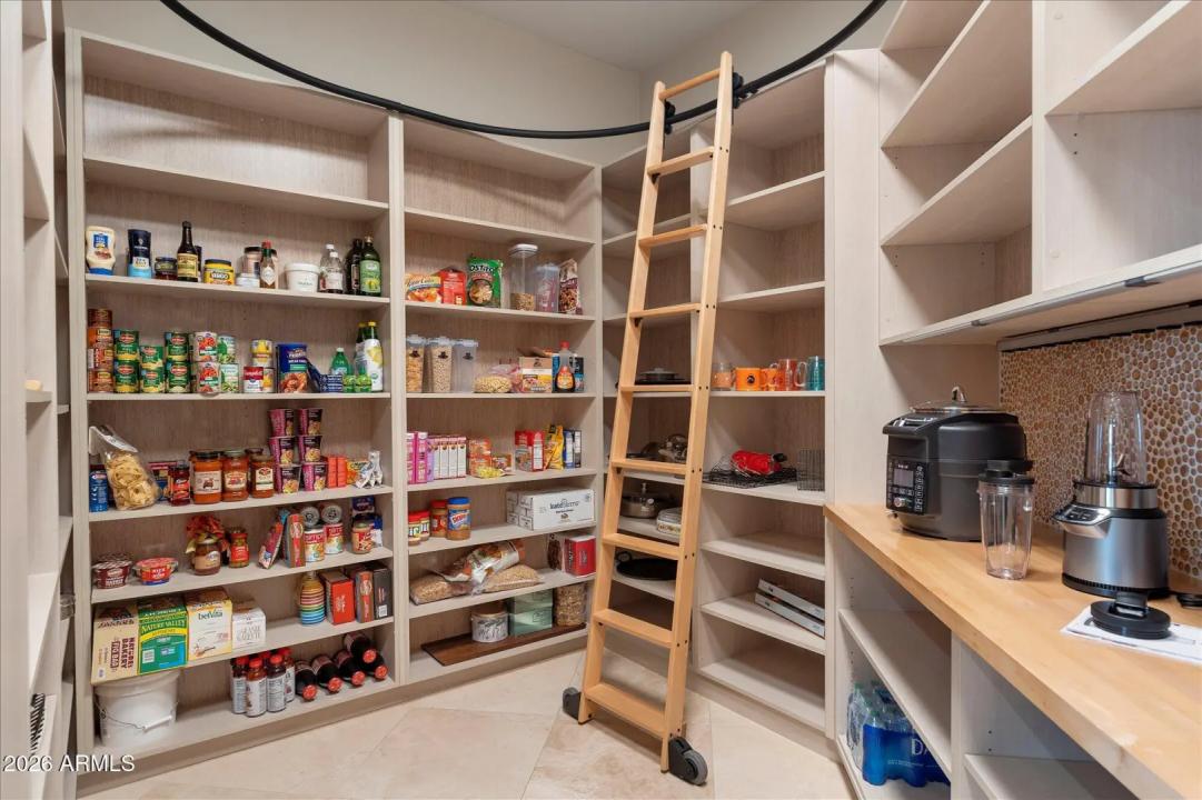 Real Estate Picture 24