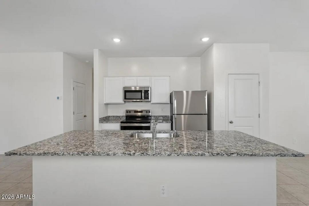 Real Estate Picture 8
