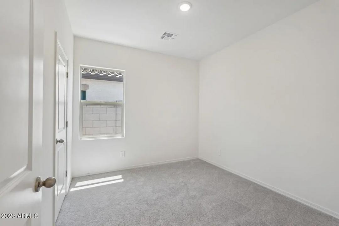 Real Estate Picture 18