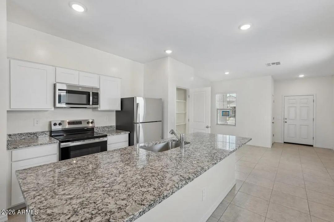 Real Estate Picture 24