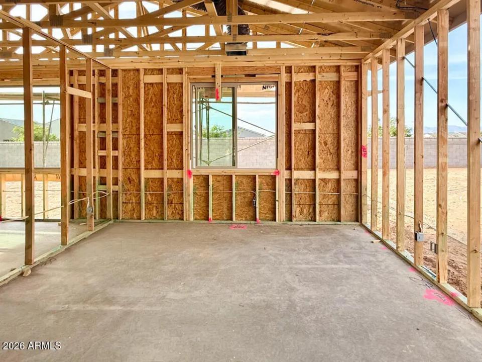 Real Estate Picture 4