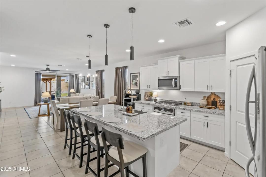 Real Estate Picture 9