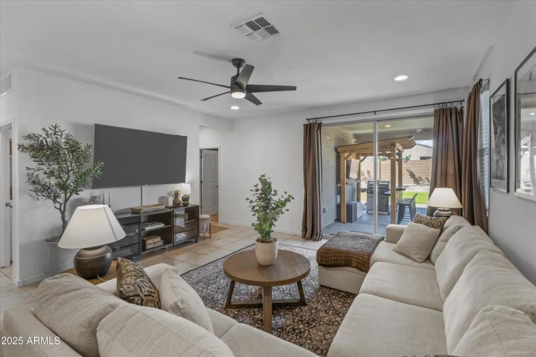 Real Estate Picture 13