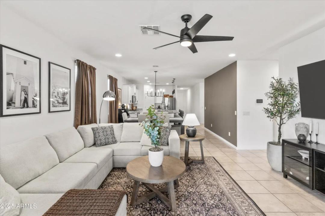 Real Estate Picture 16