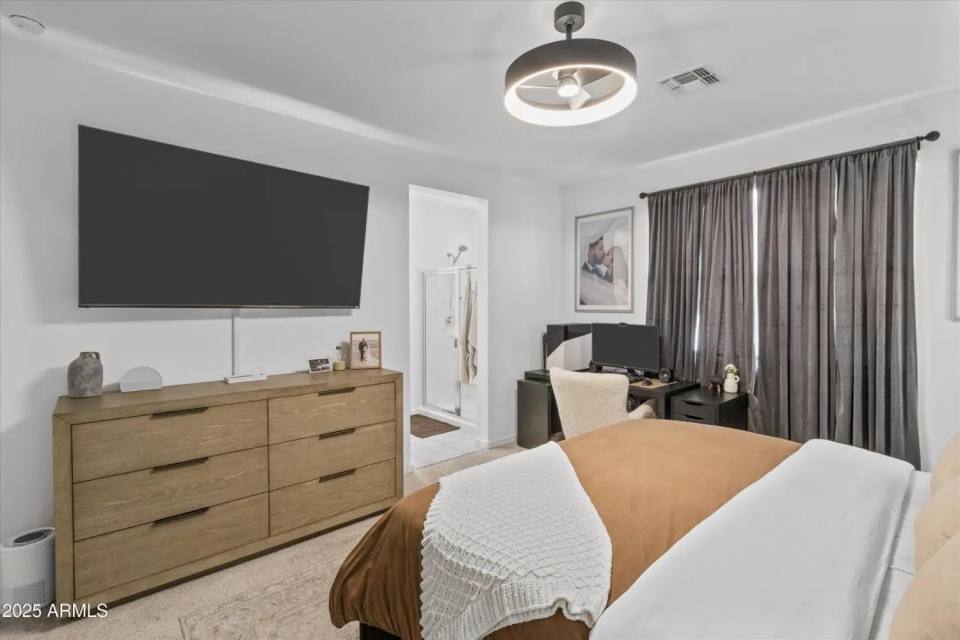 Real Estate Picture 30