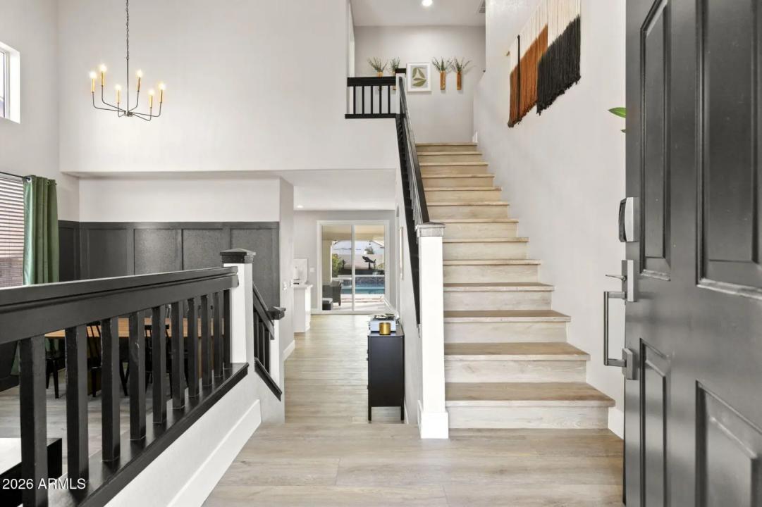 Real Estate Picture 8