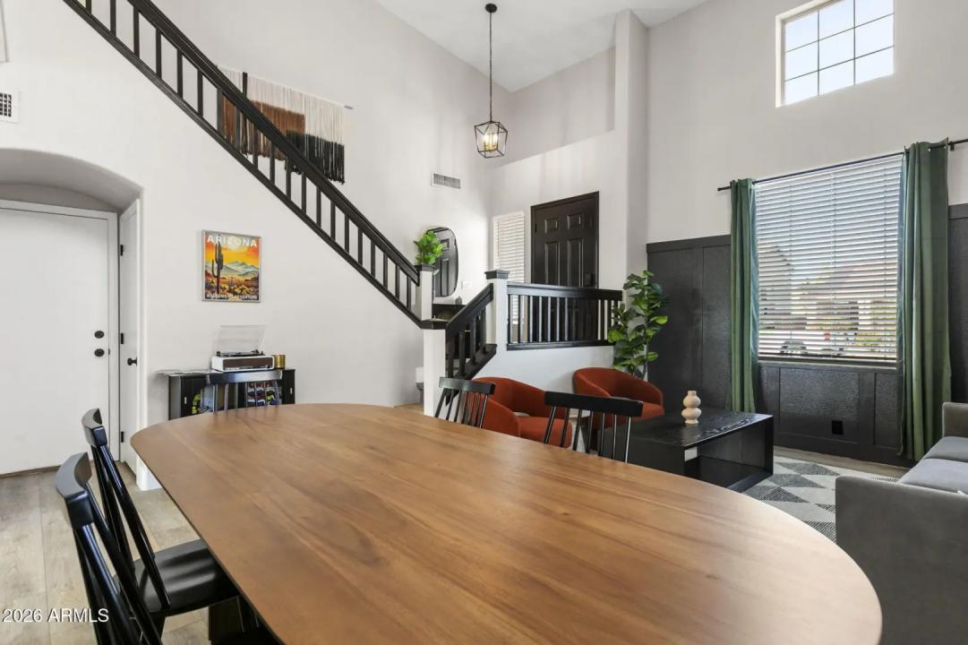 Real Estate Picture 12