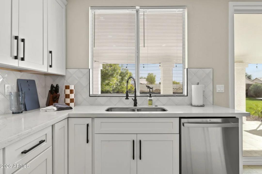 Real Estate Picture 14