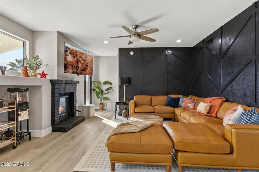 Real Estate Picture 18