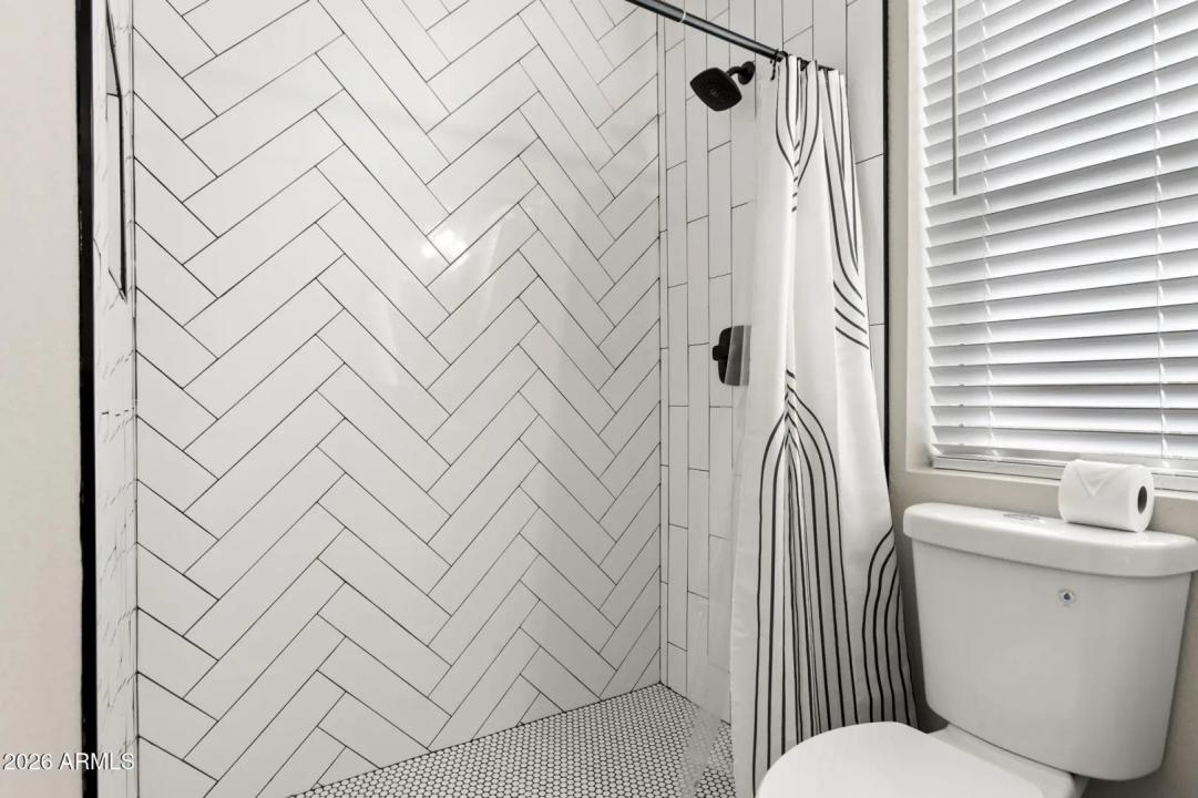 Real Estate Picture 33