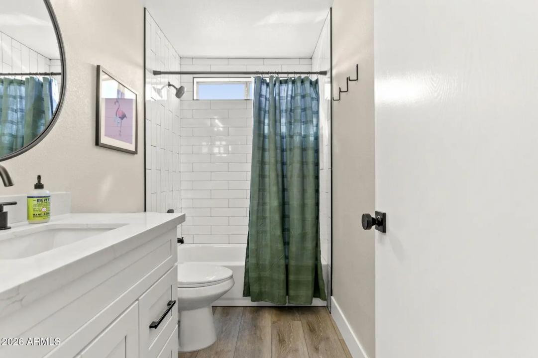 Real Estate Picture 37