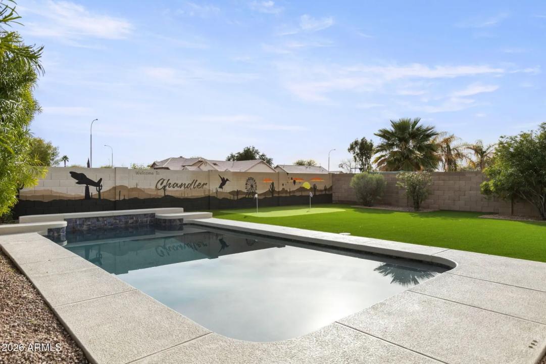 Real Estate Picture 43