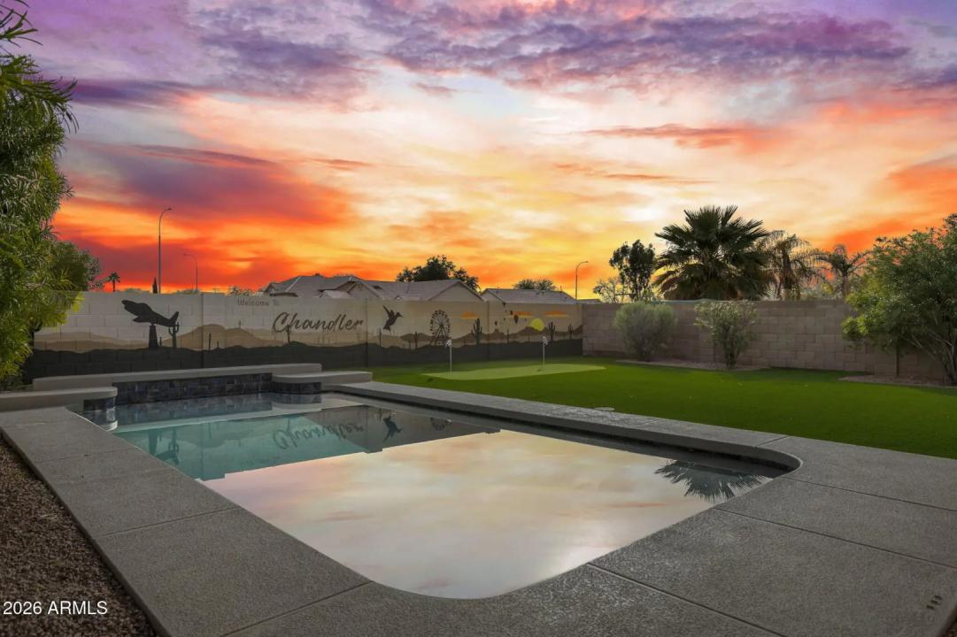 Real Estate Picture 3