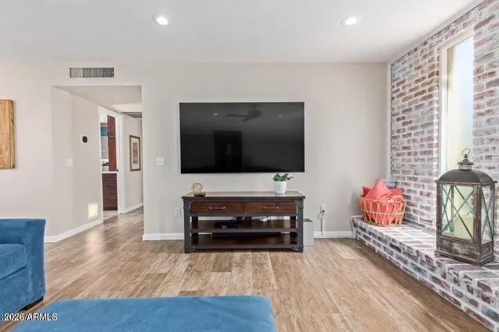 Real Estate Picture 7