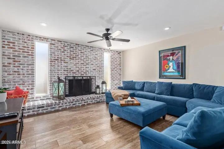 Real Estate Picture 8