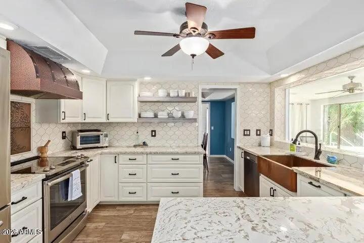Real Estate Picture 11