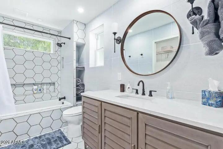Real Estate Picture 17