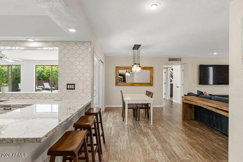 Real Estate Picture 11