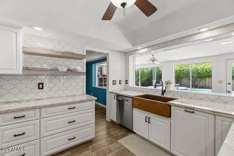 Real Estate Picture 8