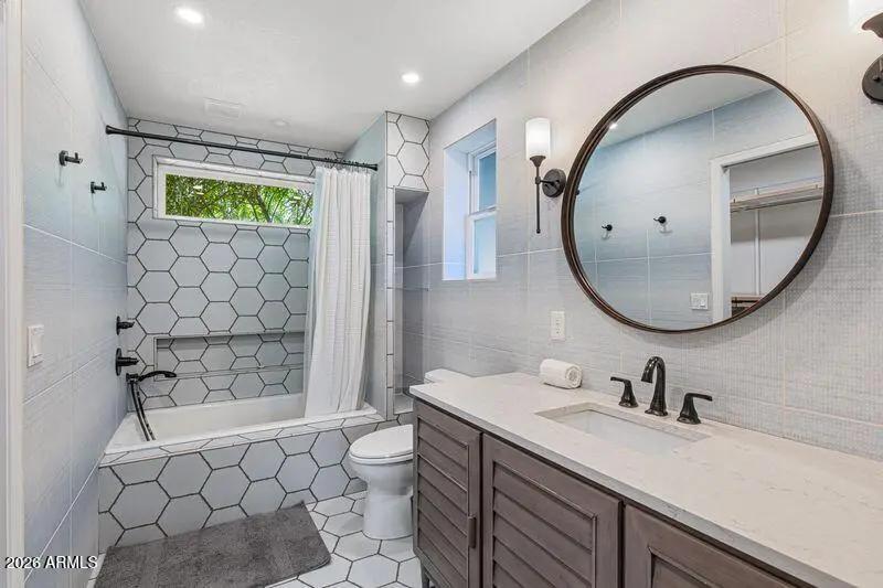Real Estate Picture 18