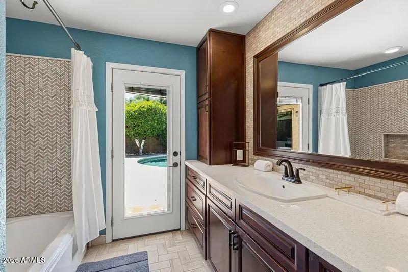 Real Estate Picture 24