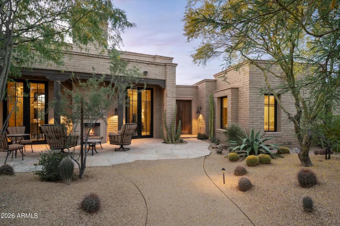 Real Estate Picture 3