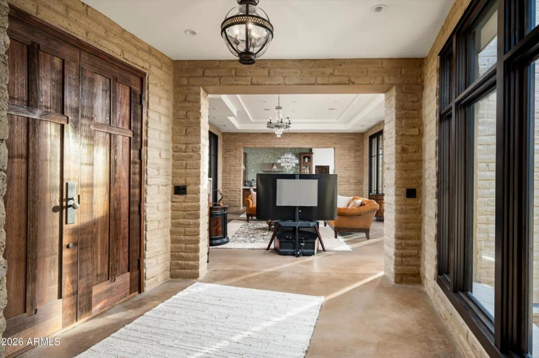 Real Estate Picture 7