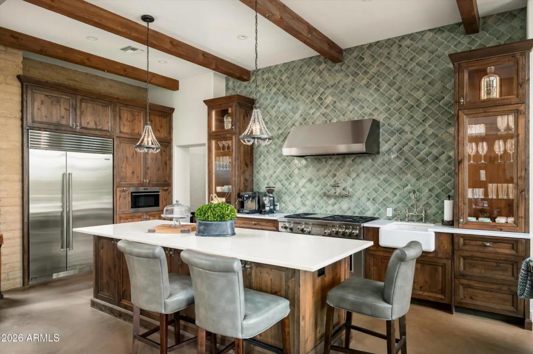 Real Estate Picture 13