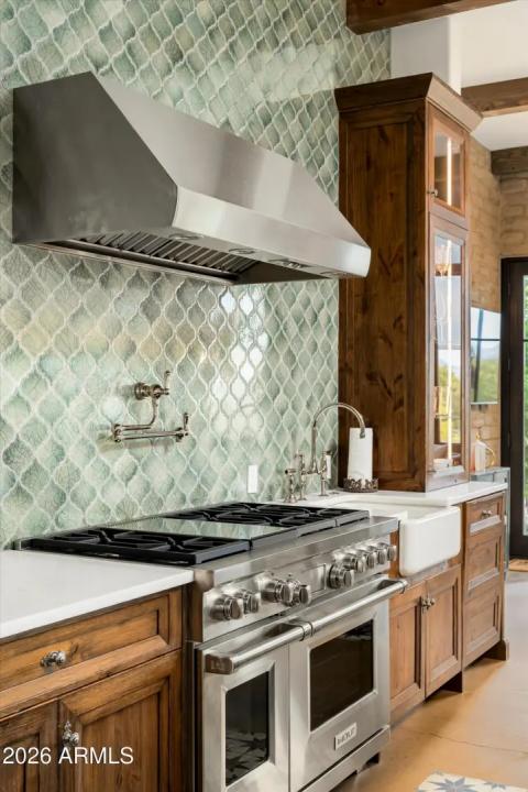 Real Estate Picture 15